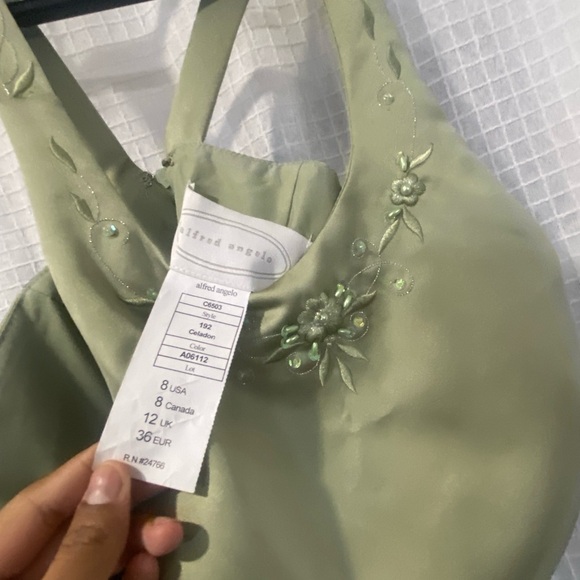 Vintage Floral Embroidered Women's Fancy Dress in Light Green - Picture 8 of 11